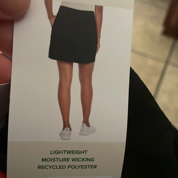 - Woman’s skirt - Picture 2 of 3